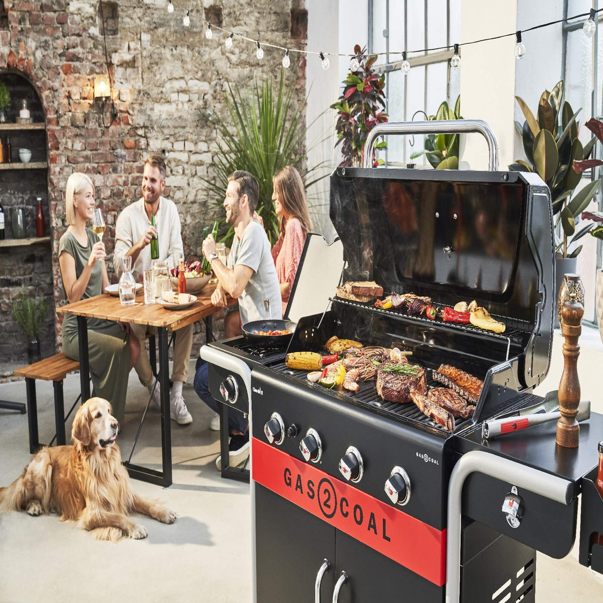 Char-Broil Gas2Coal 2.0 440 4-Burner Hybrid BBQ